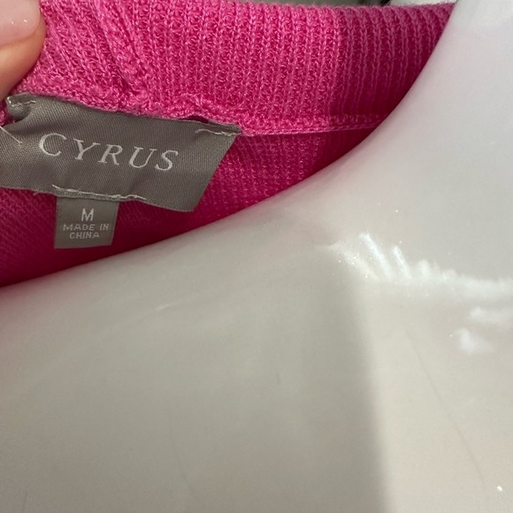 Cyrus Fuchsia Knit sleeveless Cardigan - Picture 6 of 7